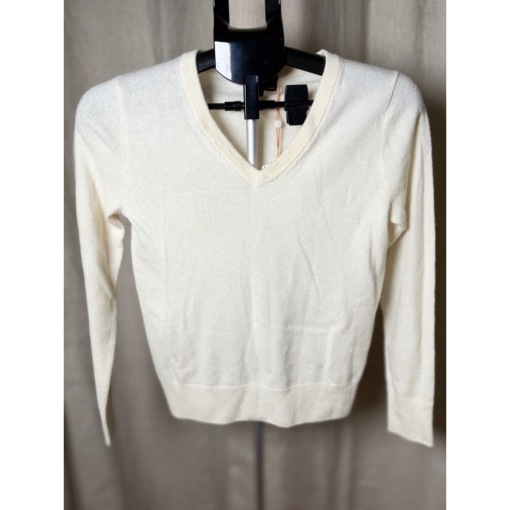 Quince Mongolian Cashmere V Neck Sweater Women's XS Ivory Quiet Luxury NWT